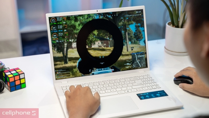 Card đồ hoạ của laptop Acer Gaming Nitro Lite 16 NL16-71G-71UJ