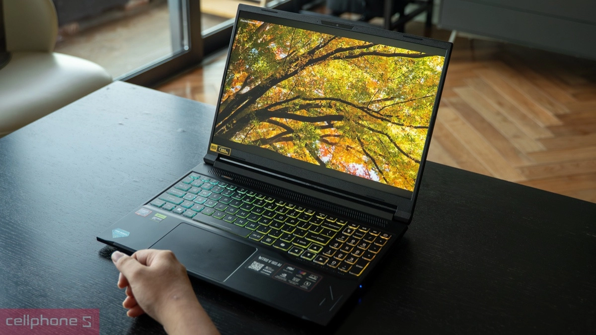 Màn hình laptop Acer Gaming Nitro V 16 AI ProPanel ANV16S-61-R9ZV