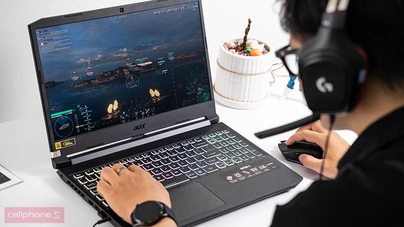 Chơi game mượt mà với chip AMD Ryzen 7 5800H