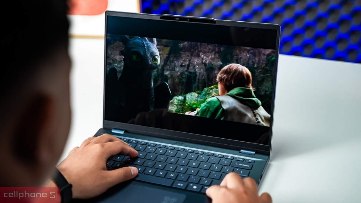 Acer Swift 14 sở hữu pin 75Wh hỗ trợ phát video liên tục 26 giờ