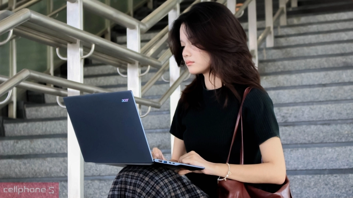 Acer Swift 14 trang bị RAM LPDDR5x 32GB và SSD PCIe Gen 4