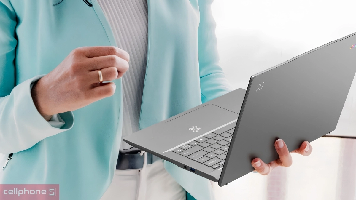 Acer Swift 14 tích hợp AcerSense và công cụ AI hỗ trợ công việc