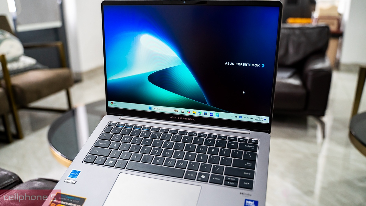 ASUS ExpertBook P5 đáp ứng nhu cầu văn phòng với các tính năng AI tương thích