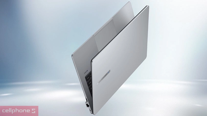 Pin và cổng kết nối của laptop Asus Expertbook P1 P1403CVA-I5SE16-63WS