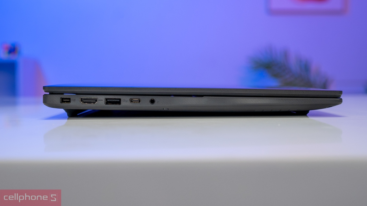 Asus Gaming V16 có kết nối nhanh chóng và thuận tiện