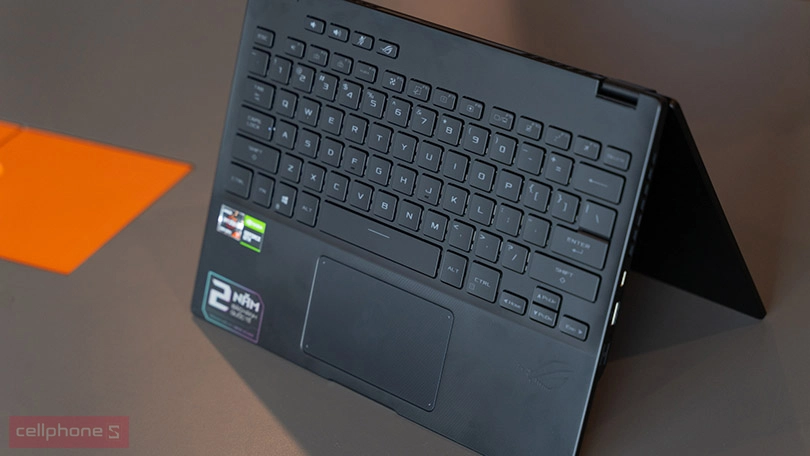 Thiết kế mỹ mãn, tinh tế gọn nhẹ, gập 360 độ