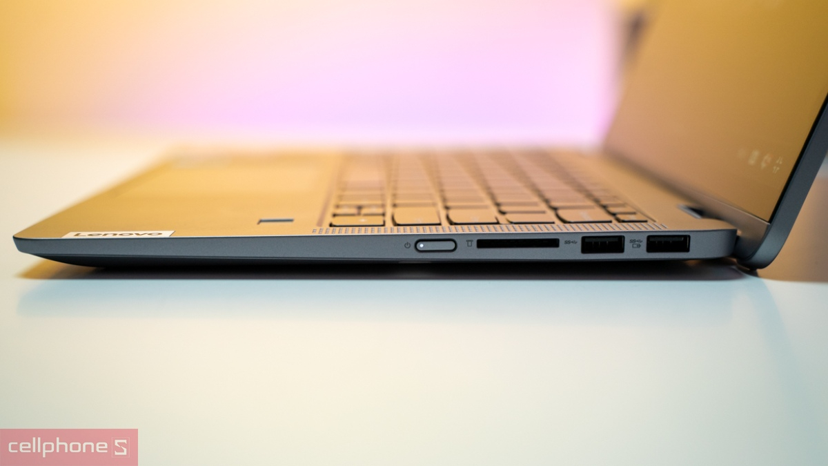 Lenovo IdeaPad Flex 5 có đa dạng cổng kết nối