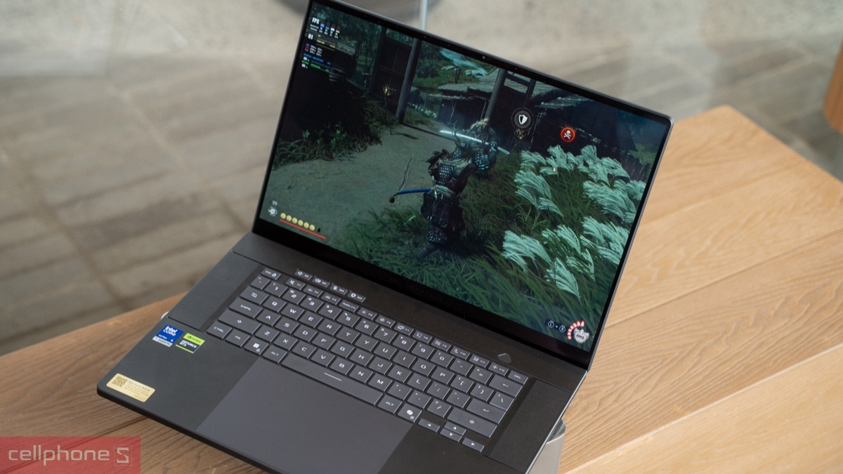 Asus Rog Zephyrus G16 có màn hình OLED 2.5K 240Hz hiển thị mượt mà