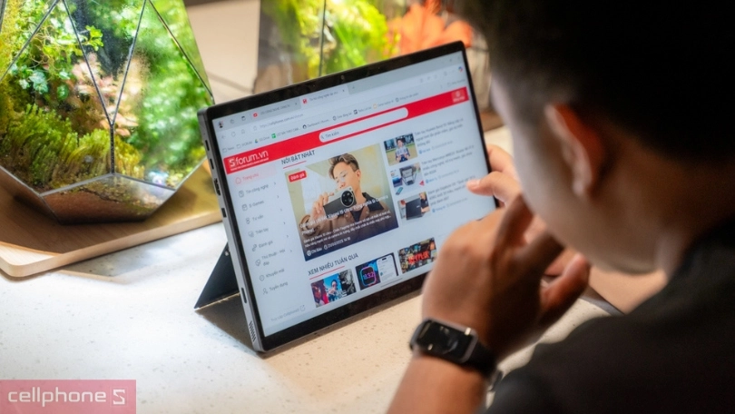 Công nghệ laptop ASUS ROG Flow Z13 GZ302EA-RU080WS Ryzen AI