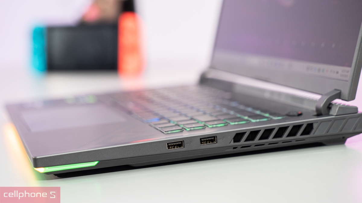 Cổng kết nối ASUS ROG Strix G16 G615JHR-S5069W