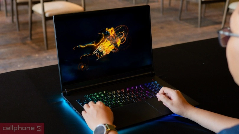 Màn hình và chất lượng hiển thị của laptop ASUS ROG Strix SCAR 18 G835LW-SA172W