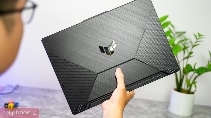 Laptop Asus Tuf Gaming F15 FX506HF-HN078W – Mạnh mẽ, đẳng cấp, siêu tốc độ