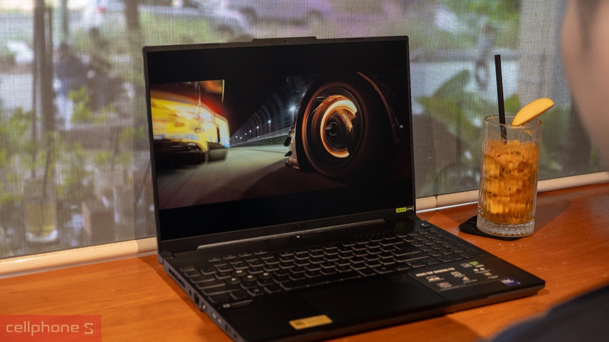 Thiết kế laptop ASUS TUF Gaming F16 FX607VU-RL045W