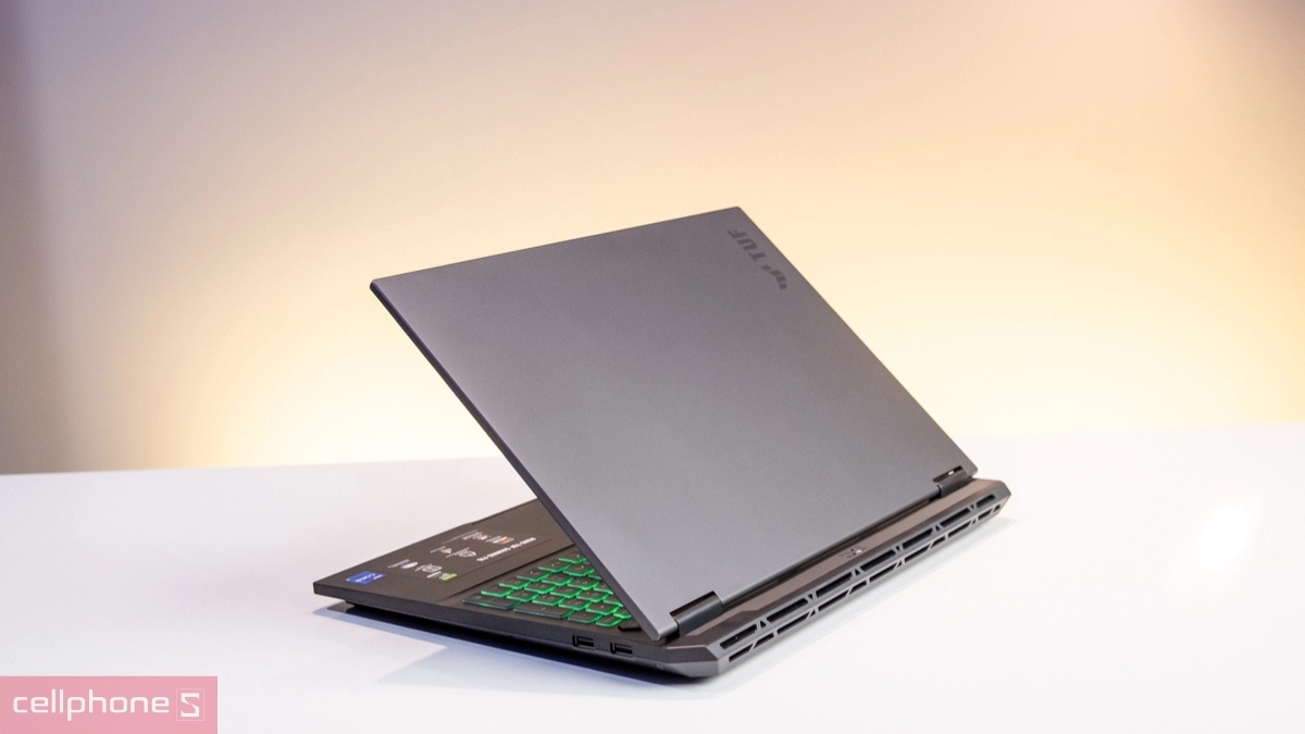 Bộ nhớ RAM và ổ cứng của laptop ASUS TUF Gaming F16 FX608JHR-RV037W