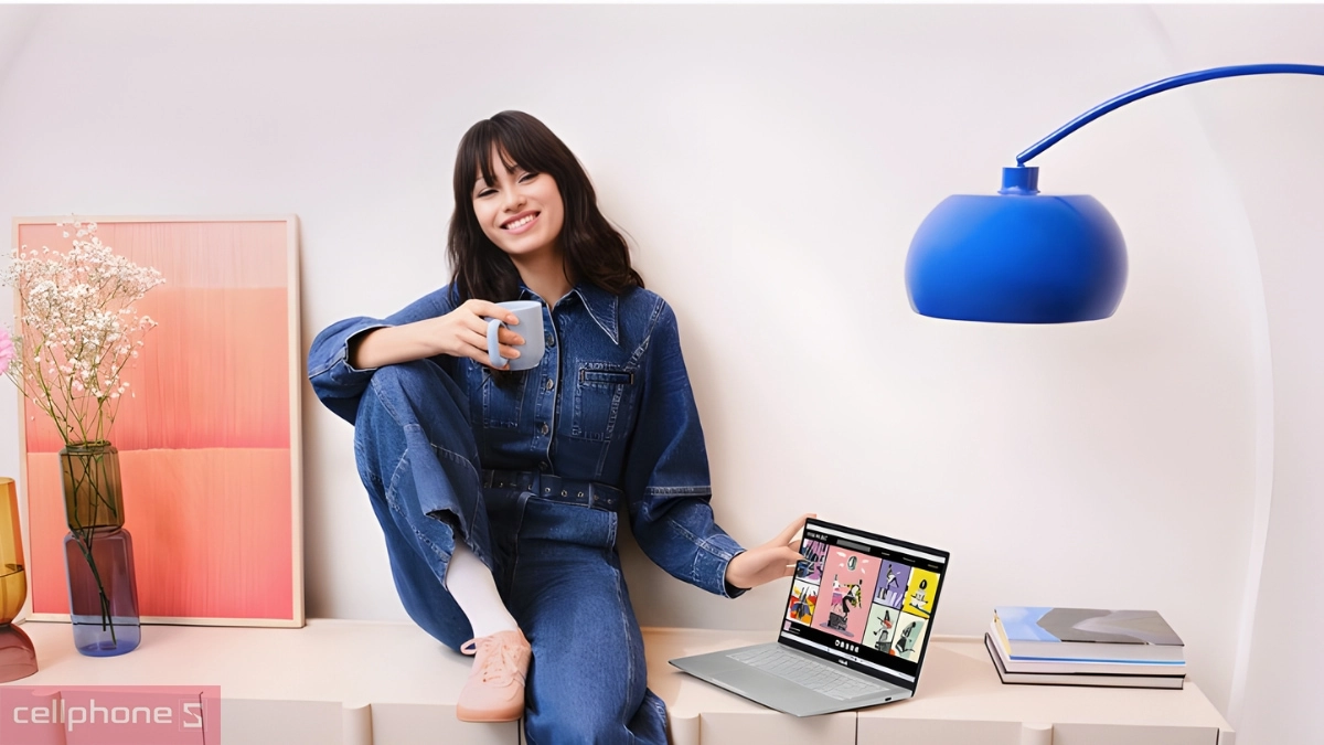 OLED 14 inch chuẩn WUXGA cho trải nghiệm hiển thị rõ ràng