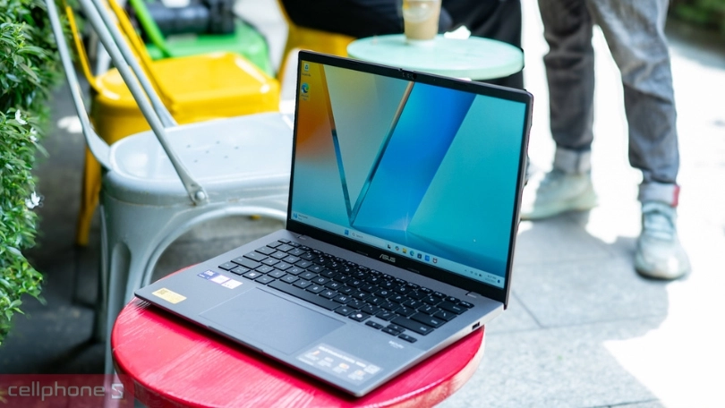 Pin, cổng kết nối của laptop ASUS Vivobook S14 S3407CA-LY095WS