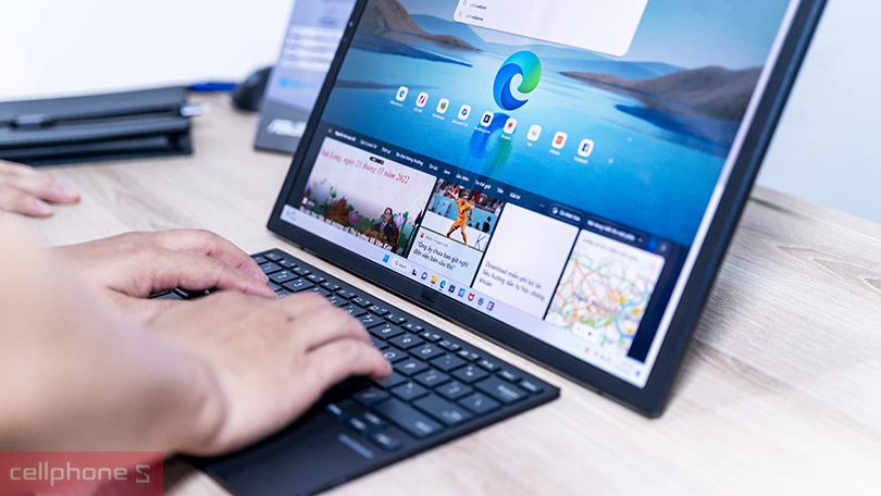 Laptop Asus Zenbook 17 Fold OLED UX9702AA-MD014W