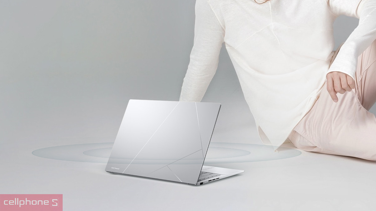 Asus Zenbook 14 tích hợp hệ thống âm thanh phục vụ học tập và giải trí