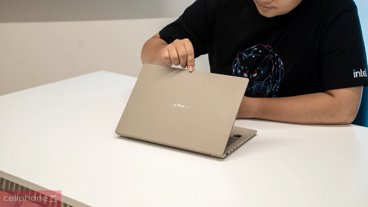 Asus Zenbook A14 laptop mỏng nhẹ, tích hợp Snapdragon và công nghệ AI