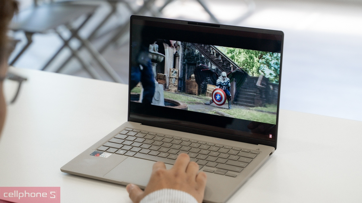 Asus Zenbook A14 tích hợp loa và micro hỗ trợ âm thanh rõ ràng