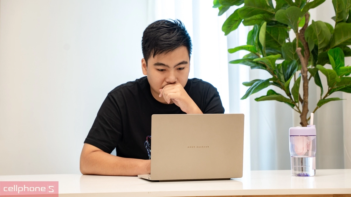Asus Zenbook A14 sử dụng vật liệu Ceraluminum nhẹ, bền và hạn chế trầy xước