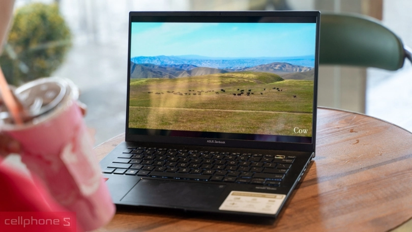 Laptop Asus Zenbook 14 OLED UM3402YA-KM405W - Đảm nhận tốt tác vụ văn phòng