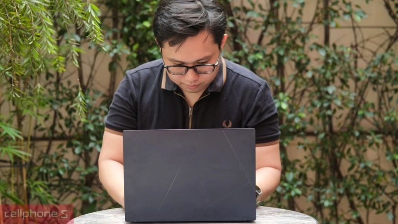 Thiết kế laptop Asus Zenbook 14 OLED UX3405MA-PP475W