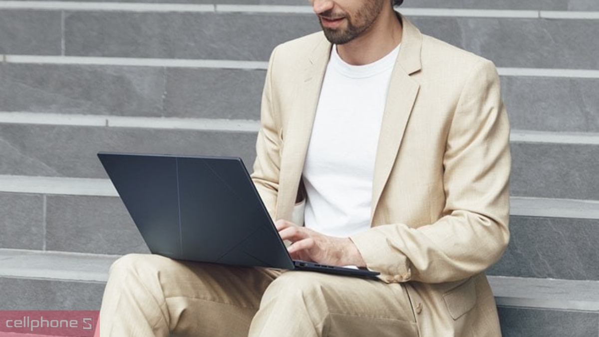 Nguồn sạc linh hoạt và các cổng kết nối đa dạng