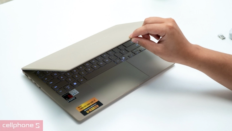 Thiết kế laptop ASUS Zenbook 14 UX3407QA-QD299WS Copilot X Plus