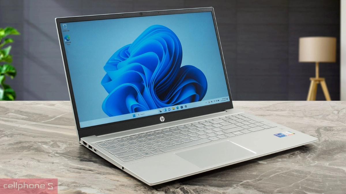 Hành trình phím sâu, độ nãy hợp lý, touchpad lớn
