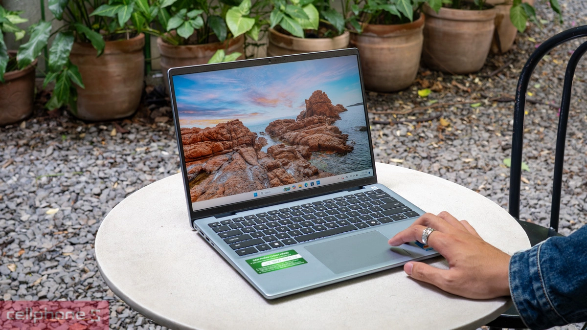 Khả năng đa nhiệm, lưu trữ của laptop Dell Inspiron 14 5440 N4I7204W1