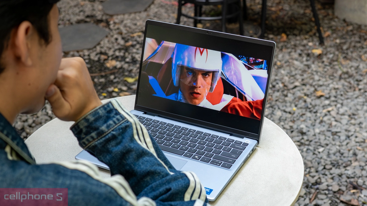 Màn hình hiển thị của laptop Dell Inspiron 14 5440 N4I7204W1