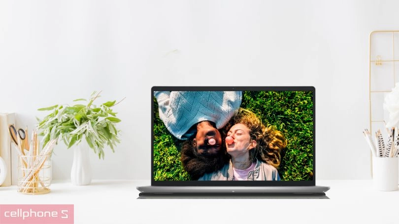 Hiệu năng laptop Dell Inspiron 15 3520 D5N53