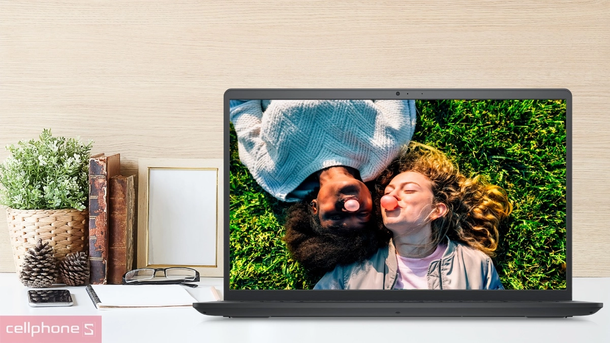 Chất lượng âm thanh sống động của laptop Dell Inspiron 15 3520 JYM17