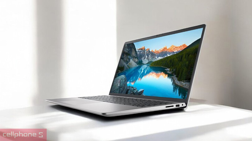 Pin và hệ thống cổng kết nối của laptop Dell Inspiron 15 3530 71043885