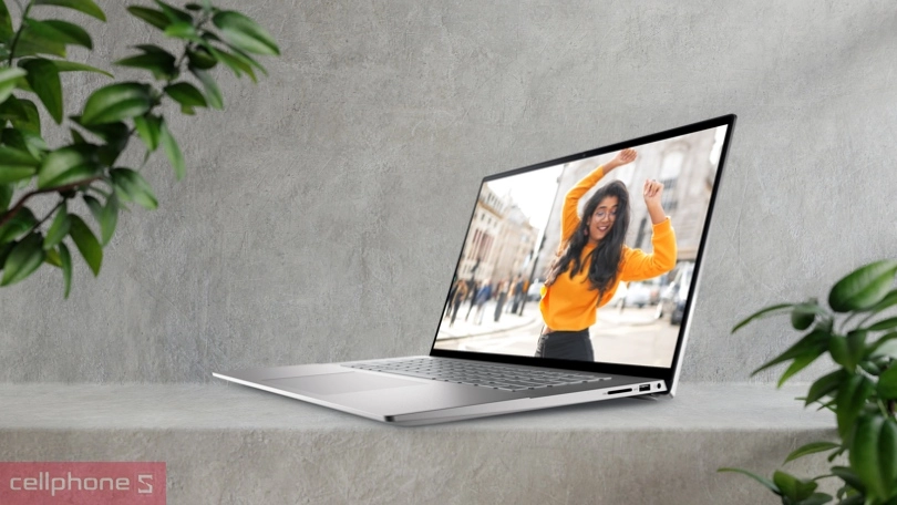 Laptop Dell Inspiron 16 5620 P1WKN