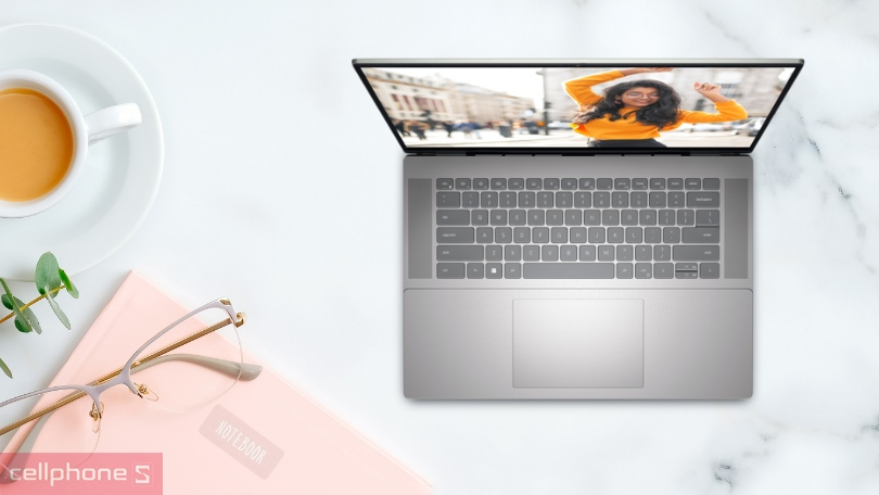 Laptop Dell Inspiron 16 5620 P1WKN