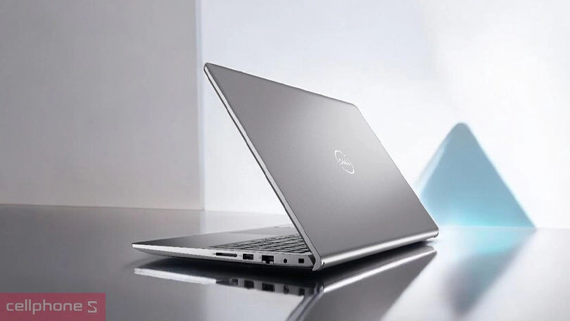 Thông số RAM và ổ cứng của laptop Dell Vostro 3530 2H1TPI7