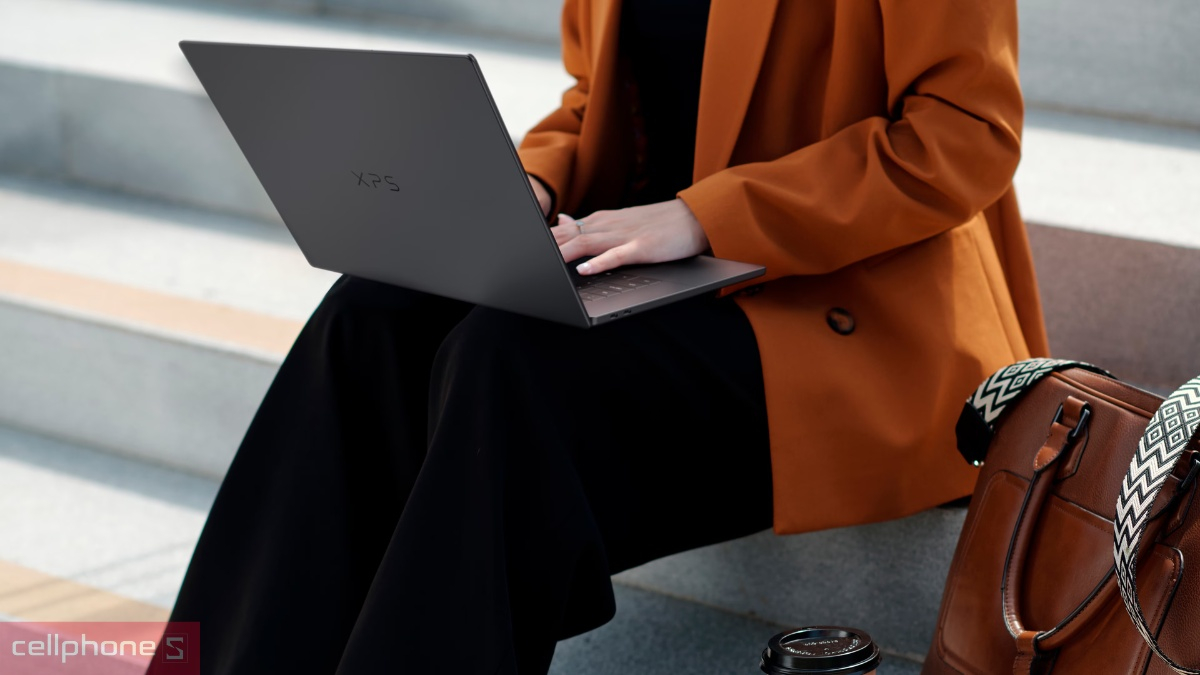 Dell XPS duy trì nhiệt độ ổn định nhờ hệ thống tản nhiệt hiện đại