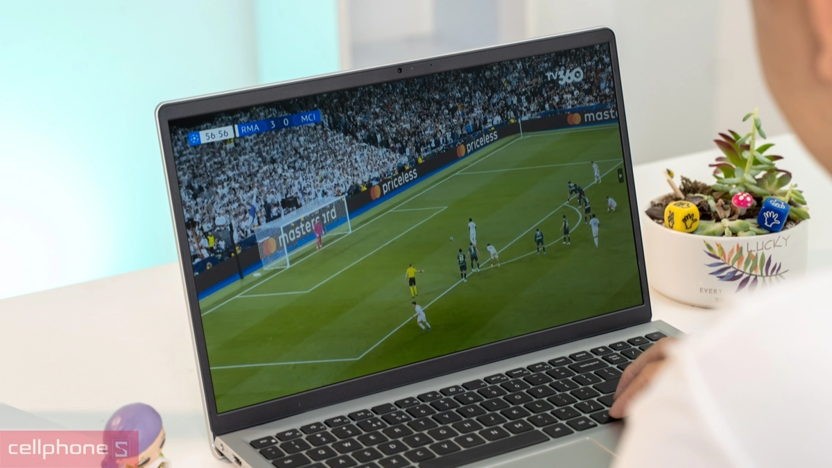 Laptop Dell có hệ thống quạt kép giúp tản nhiệt