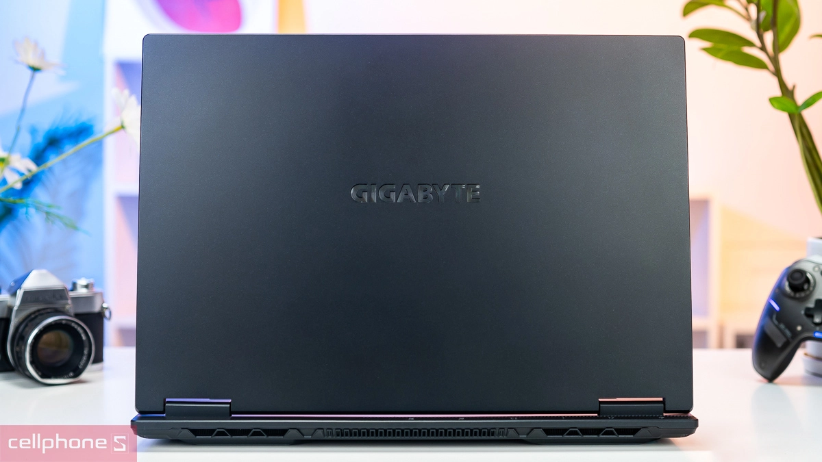 Gigabyte A16 thiết kế tối giản đi kèm phần cứng bên trong mạnh mẽ