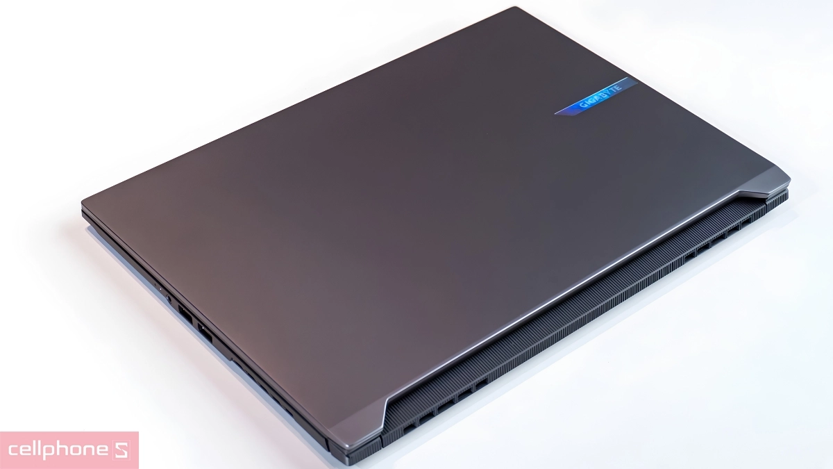 Laptop Gigabyte Aero trang bị chip Intel Core thế hệ 13 tăng hiệu năng