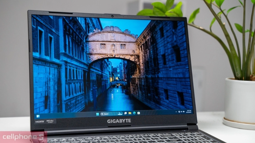 Màn hình và khả năng hiển thị của laptop Gigabyte G6 KF-9RC56KF0HJJANIVN000