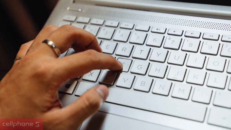 Bàn phím, trackpad máy tính HP mượt mà