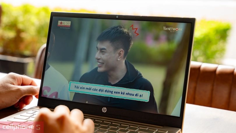 Dung lượng pin cao, tích hợp sạc nhanh