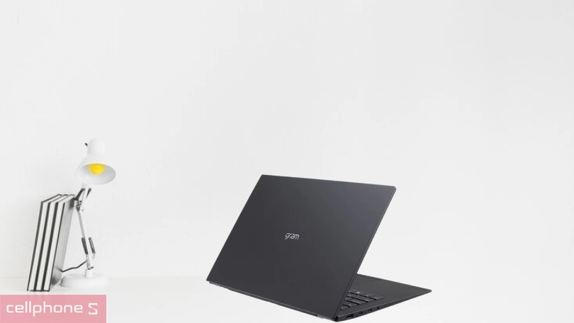 Pin và cổng kết nối trên laptop LG Gram 2024 14Z90S-G.AH55A5