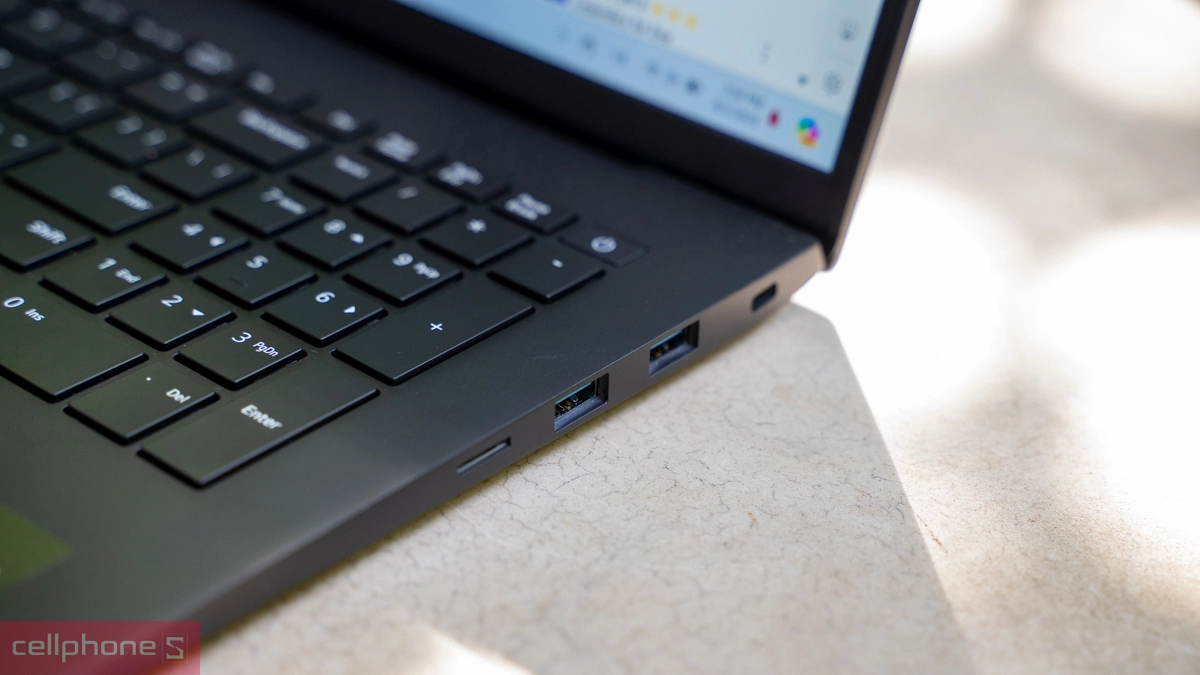 Trang bị đa dạng cổng kết nối