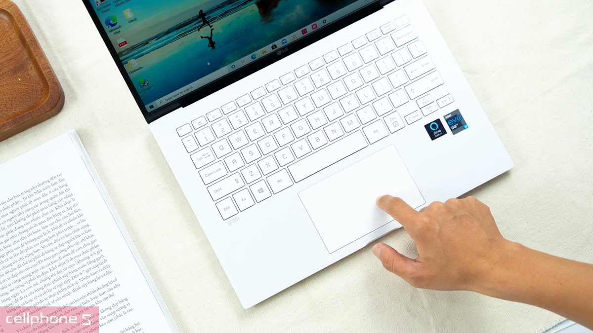 Cấu hình mạnh mẽ với Intel core i5 thế hệ thứ 7 và bộ nhớ RAM lên đến 8GB