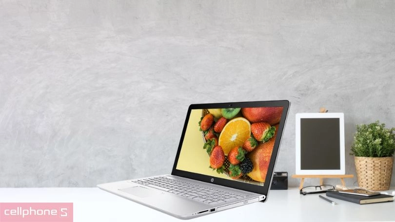 Dựa vào thiết kế của laptop