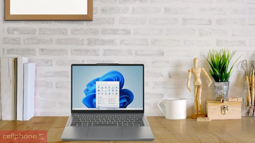 Bộ nhớ RAM và ổ cứng của laptop Lenovo IdeadPad Slim 3 14IRH10 83K00007VN